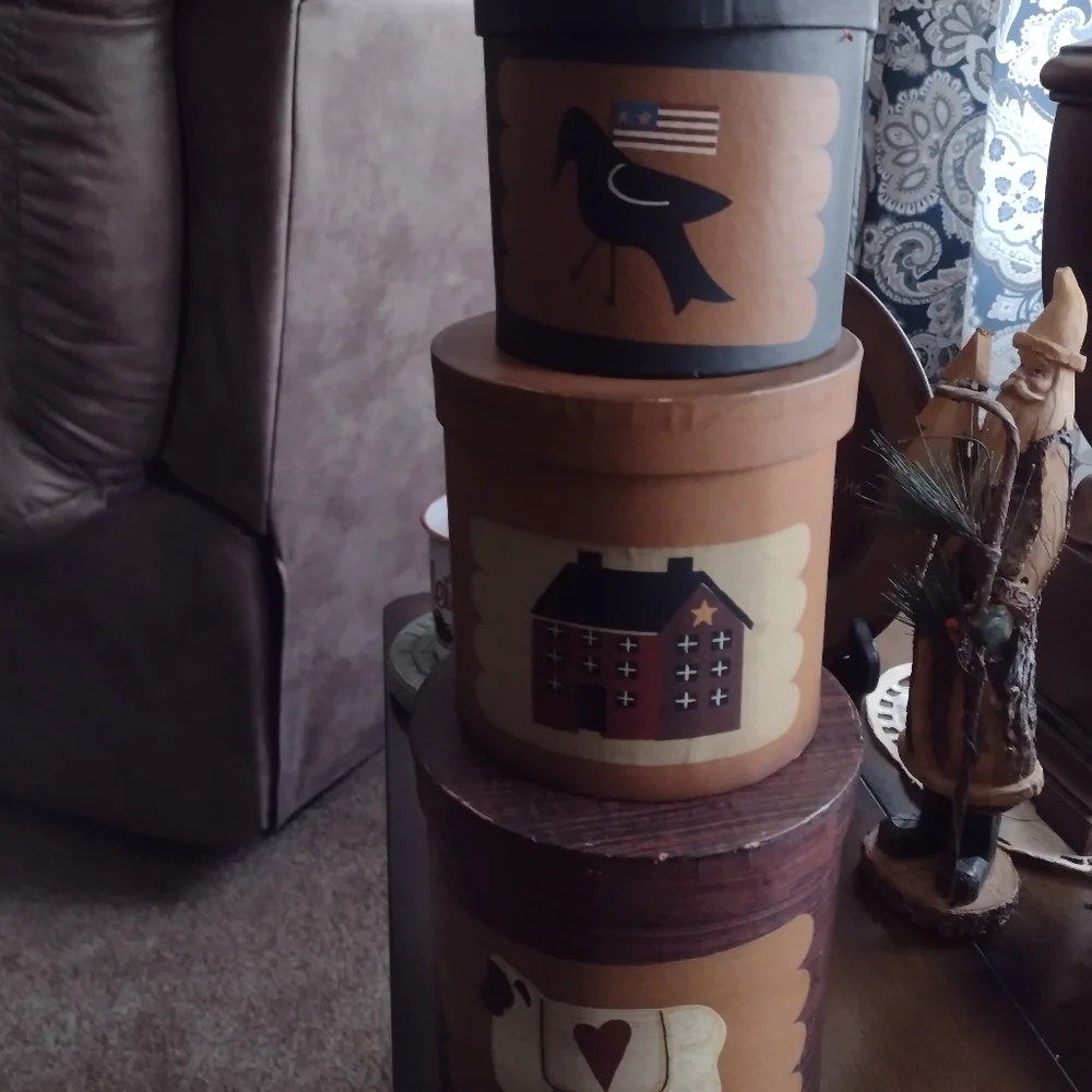 💘3 NESTING BOXES - Picture 2 of 2